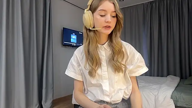 Snapshot of MelissaEvenns chatting on March 2026 12:09:01 PM MelissaEvenns online show from March 2026 12:09:01 PM