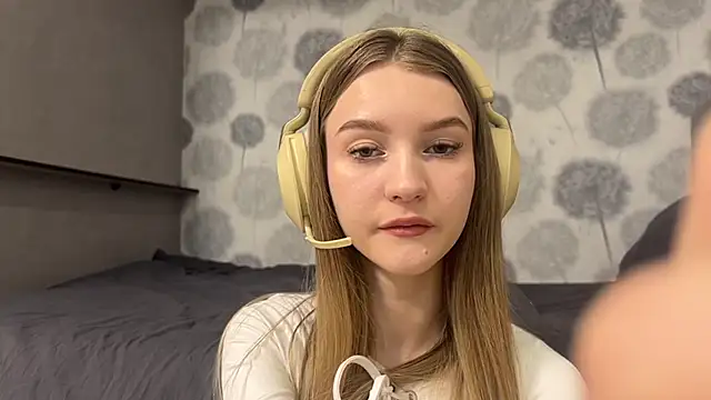 Snapshot of MelissaEvenns chatting on April 2026 12:17:02 PM MelissaEvenns online show from April 2026 12:17:02 PM