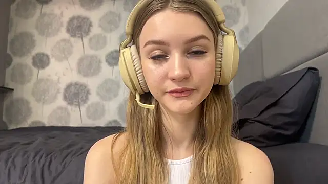 Snapshot of MelissaEvenns chatting on April 2026 08:22:02 AM MelissaEvenns online show from April 2026 08:22:02 AM