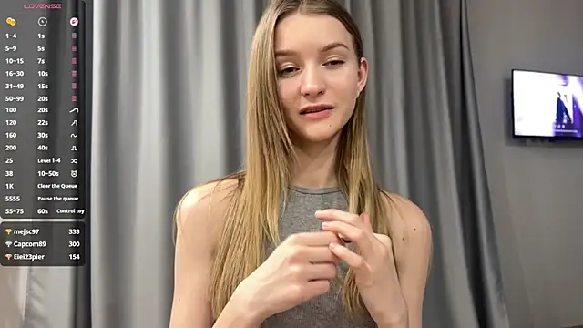 Snapshot of MelissaEvenns chatting on April 2026 12:52:02 PM MelissaEvenns online show from April 2026 12:52:02 PM