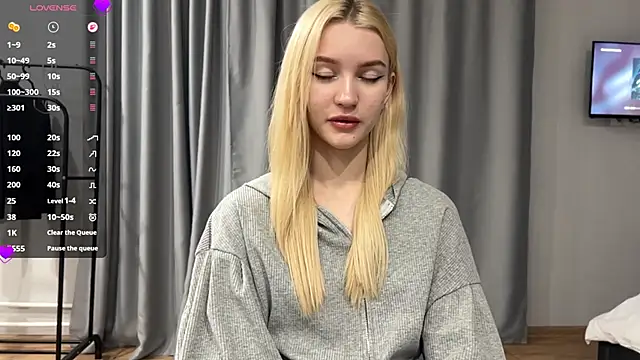 Snapshot of MelissaEvenns chatting on May 2026 02:14:01 PM MelissaEvenns online show from May 2026 02:14:01 PM