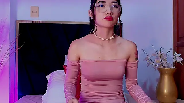 ParisFlowerr online show from April 2026 12:36:02 PM