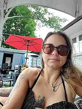 Couple qc online show from June 2026 04:46:01 PM