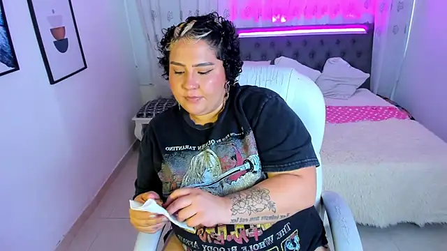 Snapshot of Wen_Jones chatting on March 2026 08:23:01 PM Wen Jones online show from March 2026 08:23:01 PM