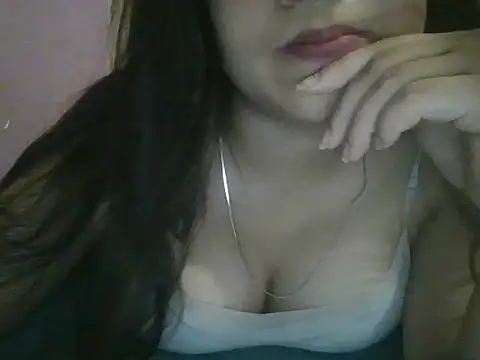 Snapshot of Qween_Seelu chatting on June 2026 11:49:01 PM Qween Seelu online show from June 2026 11:49:01 PM