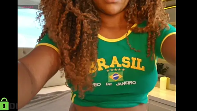 Snapshot of Alma_Dunn chatting on April 2026 11:32:01 AM Alma Dunn online show from April 2026 11:32:01 AM