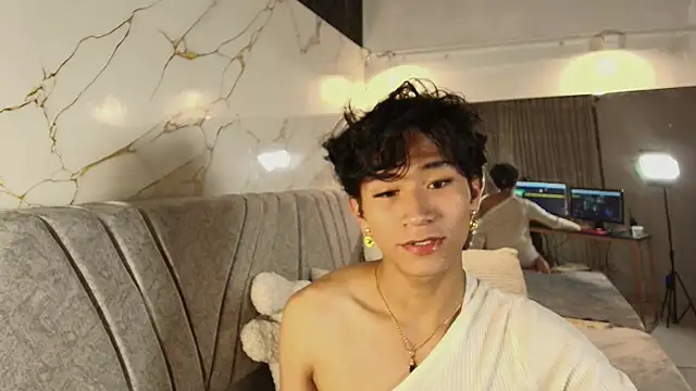 Snapshot of cococumps chatting on April 2026 11:33:01 AM cococumps online show from April 2026 11:33:01 AM