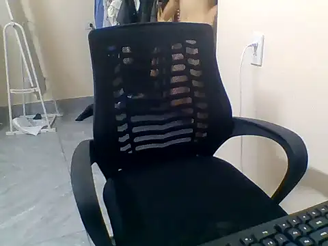 Snapshot of -Hodiqua- chatting on July 2026 12:57:02 AM -Hodiqua- online show from July 2026 12:57:02 AM
