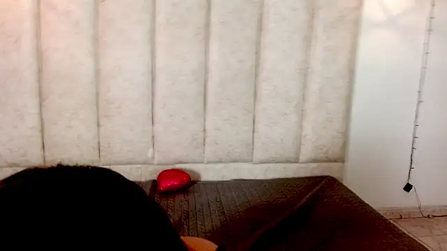 Snapshot of sweetbloomcs chatting on April 2026 02:43:01 PM sweetbloomcs online show from April 2026 02:43:01 PM