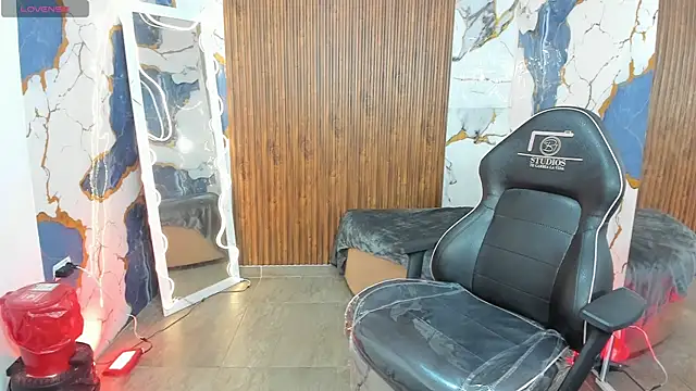 Snapshot of Alyce_tay1 chatting on April 2026 11:32:01 AM Alyce tay1 online show from April 2026 11:32:01 AM