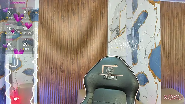 Snapshot of Alyce_tay1 chatting on April 2026 11:37:01 AM Alyce tay1 online show from April 2026 11:37:01 AM