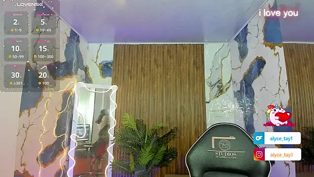 Snapshot of Alyce_tay1 chatting on April 2026 11:28:01 AM Alyce tay1 online show from April 2026 11:28:01 AM