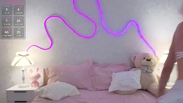 kittysocutie online show from July 2026 01:43:02 AM
