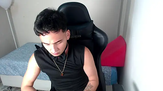 Mathias twinkk online show from April 2026 04:11:01 AM