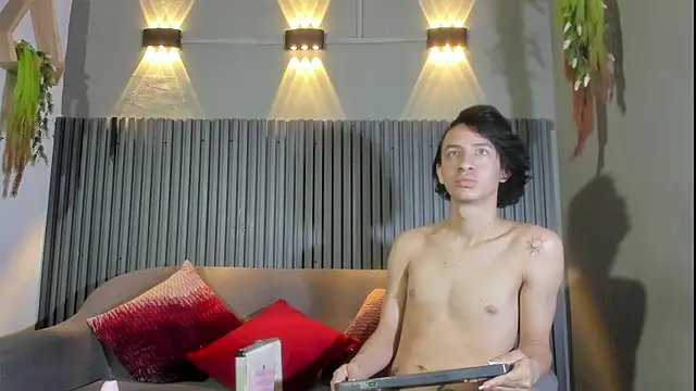 Emmyy Fantasy online show from April 2026 02:06:02 PM