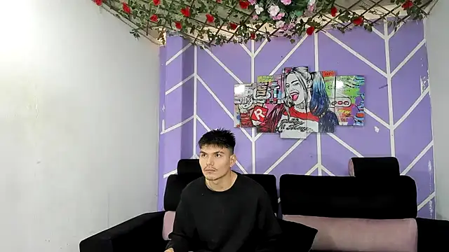 Nahomi hot 77 online show from May 2026 01:08:01 PM