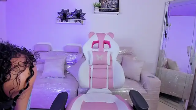 Snapshot of april_smiith1 chatting on April 2026 12:22:01 PM april smiith1 online show from April 2026 12:22:01 PM