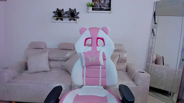 Snapshot of april_smiith1 chatting on April 2026 12:39:01 PM april smiith1 online show from April 2026 12:39:01 PM