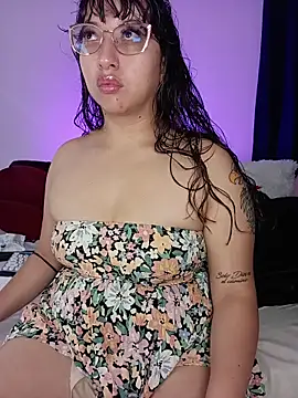 Snapshot of Piafisher_2 chatting on June 2026 01:07:02 AM Piafisher 2 online show from June 2026 01:07:02 AM