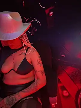 Laila LS online show from April 2026 07:58:02 PM