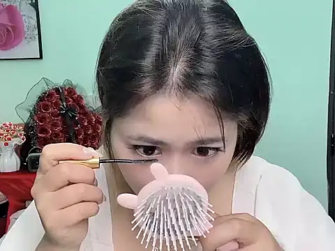 Snapshot of Nhanlu009 chatting on April 2026 10:35:02 AM Nhanlu009 online show from April 2026 10:35:02 AM