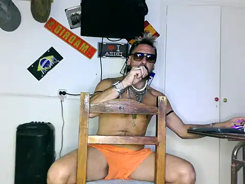 freddymdq100 online show from April 2026 11:33:02 PM