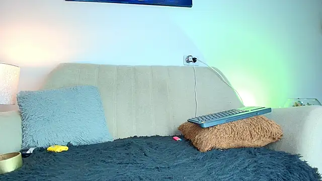 drakomilckk online show from April 2026 06:05:01 AM