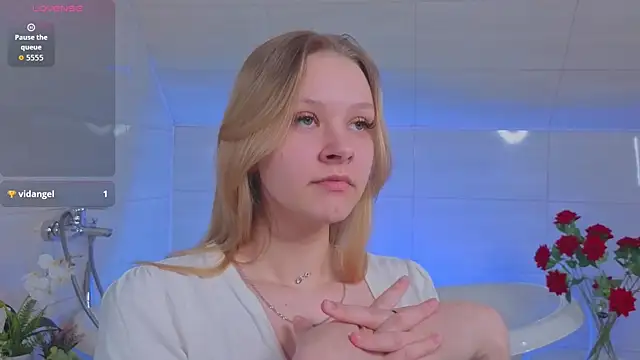 Snapshot of StaceyyJones chatting on March 2026 11:35:01 AM StaceyyJones online show from March 2026 11:35:01 AM