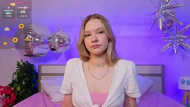 Snapshot of StaceyyJones chatting on April 2026 10:38:01 AM StaceyyJones online show from April 2026 10:38:01 AM