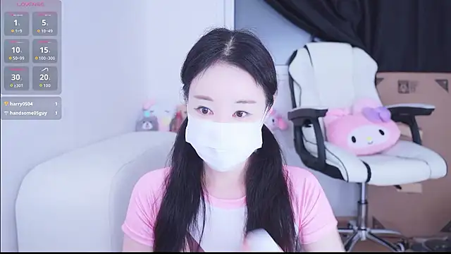 sexyjoy95 online show from April 2026 10:43:01 AM