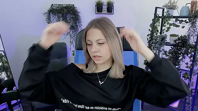 Snapshot of BlossomVibe chatting on April 2026 07:41:01 AM BlossomVibe online show from April 2026 07:41:01 AM