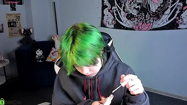 LittleKittenStar online show from April 2026 03:04:01 AM