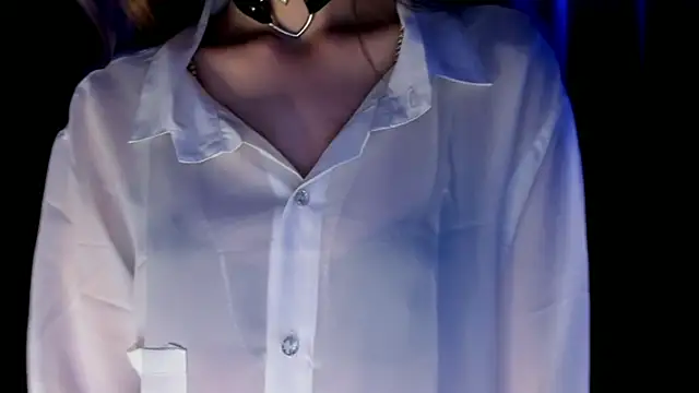 Emily Nelsonn online show from July 2026 05:05:02 PM