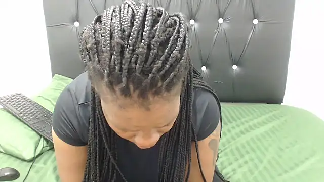 xxJuicyLipsx01 online show from March 2026 05:01:02 PM