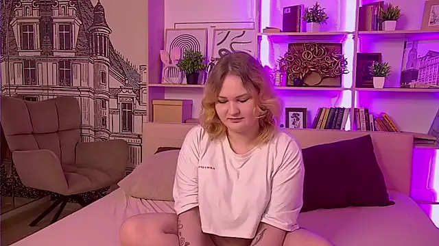 Snapshot of SoftSofi chatting on March 2026 05:23:02 PM SoftSofi online show from March 2026 05:23:02 PM