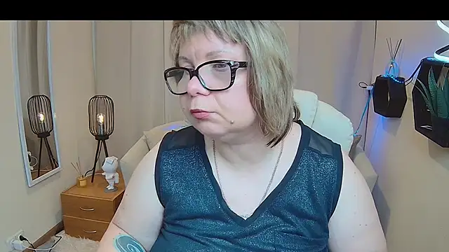 Snapshot of BonnnyBoobsy chatting on May 2026 12:23:02 PM BonnnyBoobsy online show from May 2026 12:23:02 PM