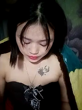 Snapshot of Eli18 chatting on April 2026 01:23:01 PM Eli18 online show from April 2026 01:23:01 PM