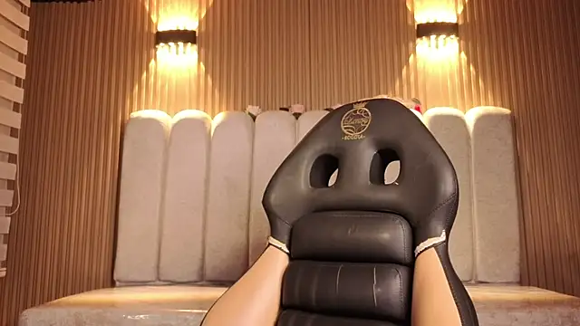 Melannyy V online show from March 2026 12:22:01 PM