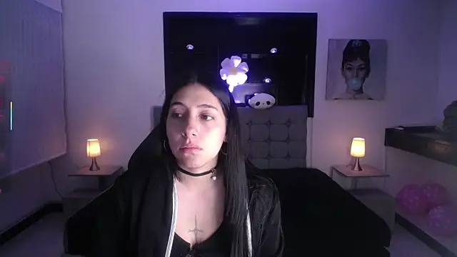 Melannyy V online show from May 2026 01:43:02 PM
