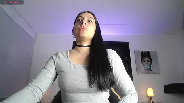 Melannyy V online show from May 2026 11:51:02 AM