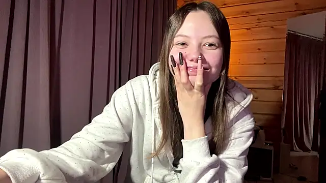 Snapshot of LenLen_Solen chatting on April 2026 11:33:01 AM LenLen Solen online show from April 2026 11:33:01 AM