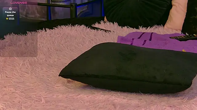 DivaCassie online show from April 2026 08:32:02 PM