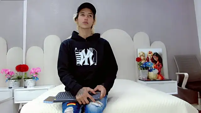 samantha bliss24 online show from April 2026 06:45:02 PM