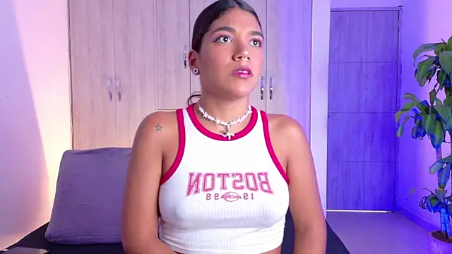 Snapshot of isabellahofmann chatting on April 2026 10:22:02 PM isabellahofmann online show from April 2026 10:22:02 PM