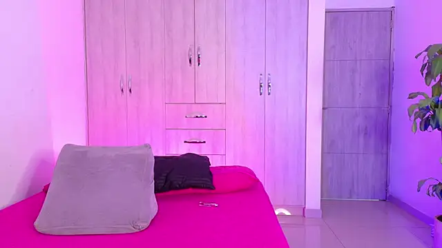 Snapshot of isabellahofmann chatting on April 2026 10:14:02 PM isabellahofmann online show from April 2026 10:14:02 PM