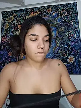 Snapshot of isabellahofmann chatting on May 2026 07:44:02 PM isabellahofmann online show from May 2026 07:44:02 PM