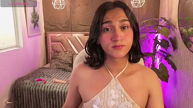 Snapshot of Zoee_Kiss_ chatting on July 2026 08:18:02 PM Zoee Kiss online show from July 2026 08:18:02 PM