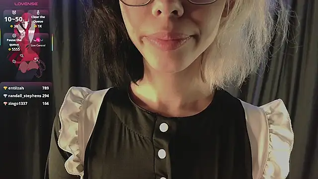 Snapshot of Layla_Muur chatting on April 2026 02:19:02 PM Layla Muur online show from April 2026 02:19:02 PM