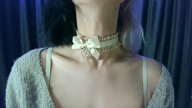 Snapshot of Layla_Muur chatting on May 2026 05:29:01 PM Layla Muur online show from May 2026 05:29:01 PM