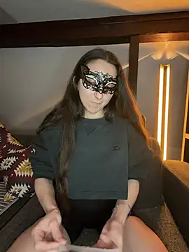 SwissHotLeo online show from April 2026 09:01:01 PM